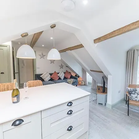 Otterbield, Derwent House,