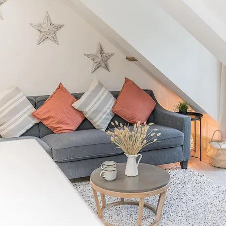 Otterbield, Derwent House,