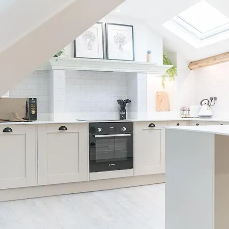 Otterbield, Derwent House,