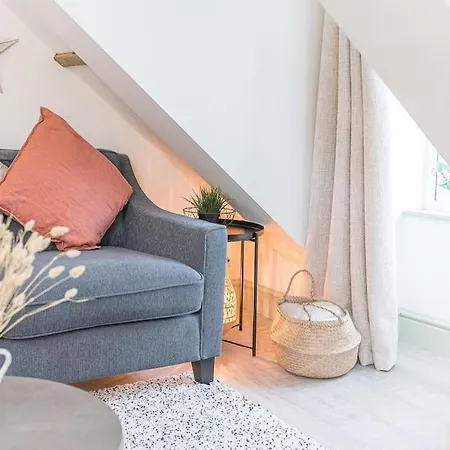 Otterbield, Derwent House, *