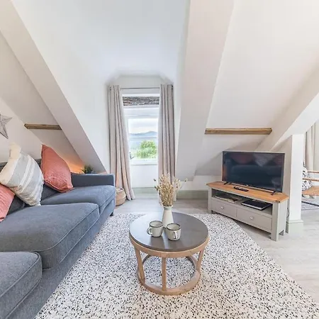 Otterbield, Derwent House, *